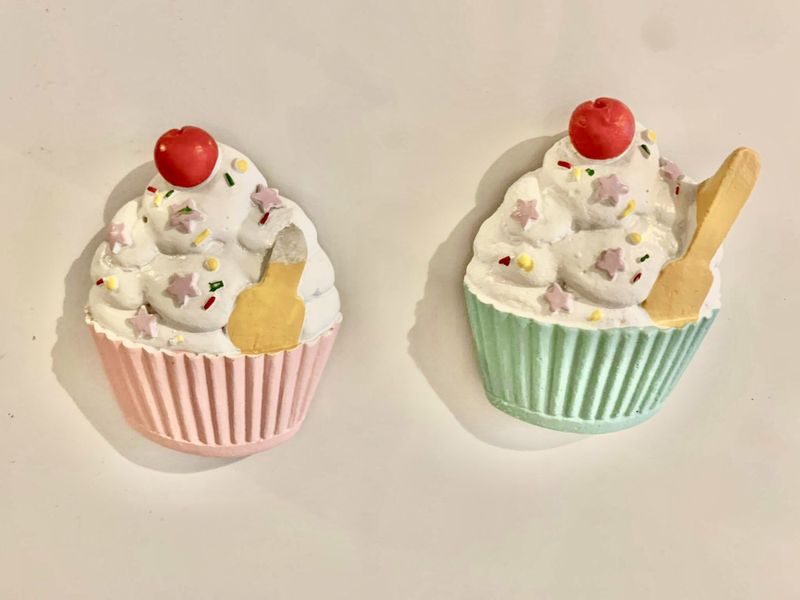 Sweet cupcake magnets